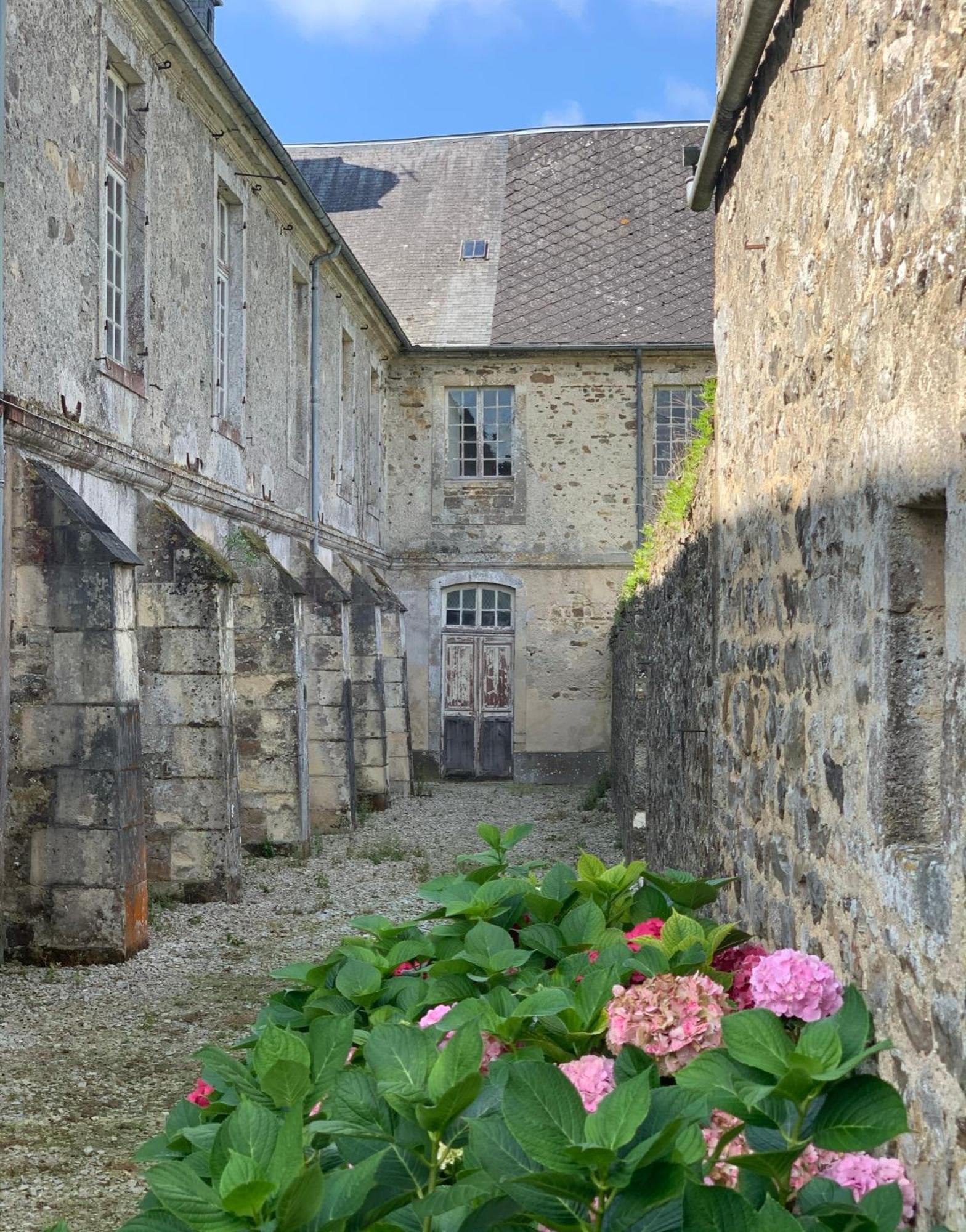 Bed and Breakfast Abbaye De Blanchelande Neufmesnil Экстерьер фото